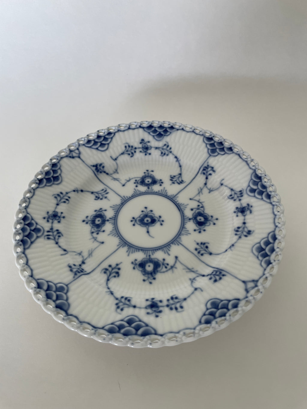 Royal Copenhagen Musselmalet Helblonde kagetallerken nr. 1/1087