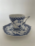 Royal Copenhagen Musselmalet Helblonde kaffekop med underkop djævlehoved nr. 1/1036