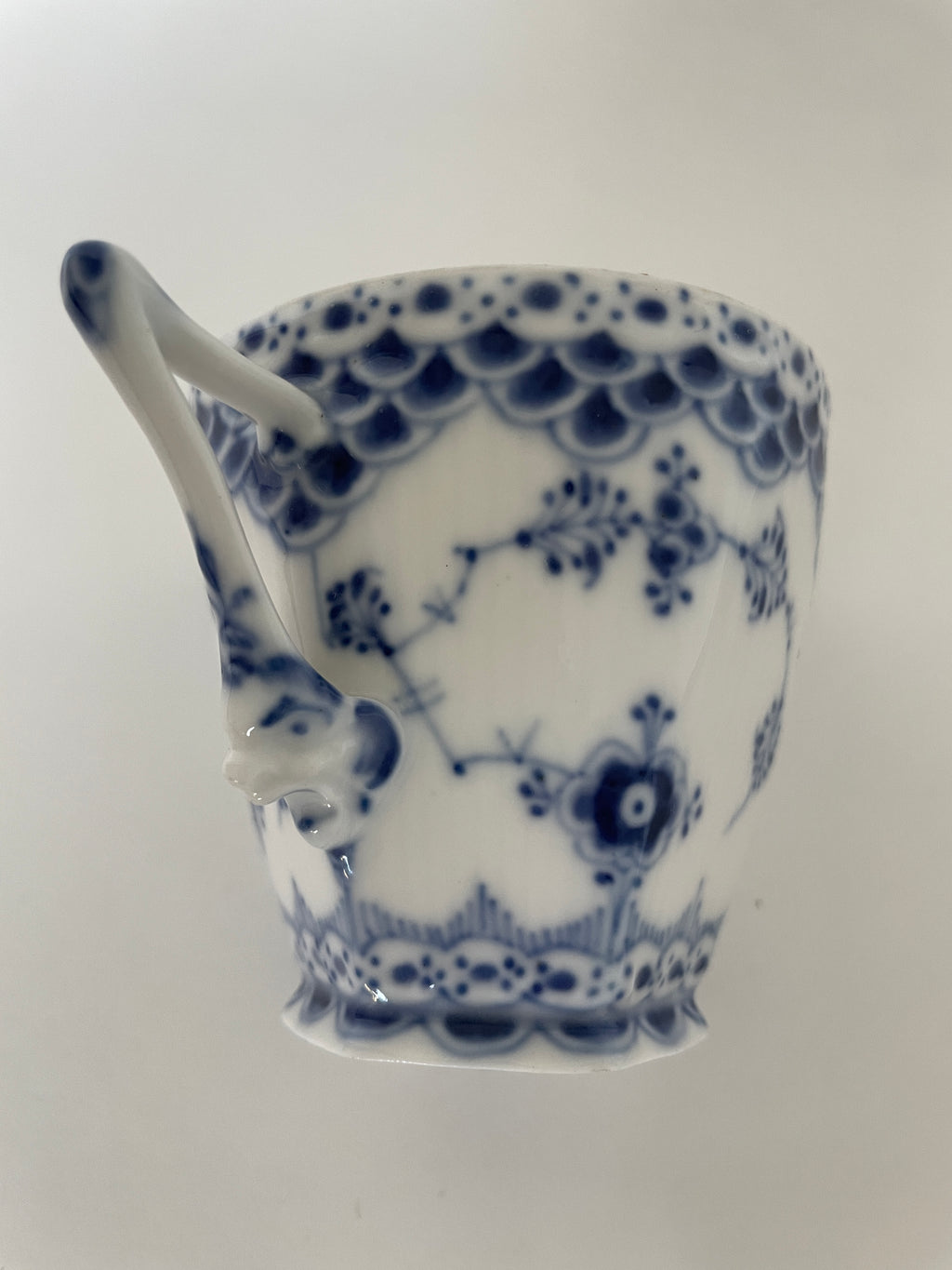 Royal Copenhagen Musselmalet Helblonde kaffekop med underkop djævlehoved nr. 1/1036