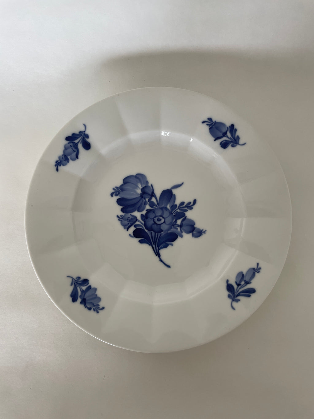 Royal Copenhagen Blå Blomst Kantet frokosttallerken nr. 10/8550