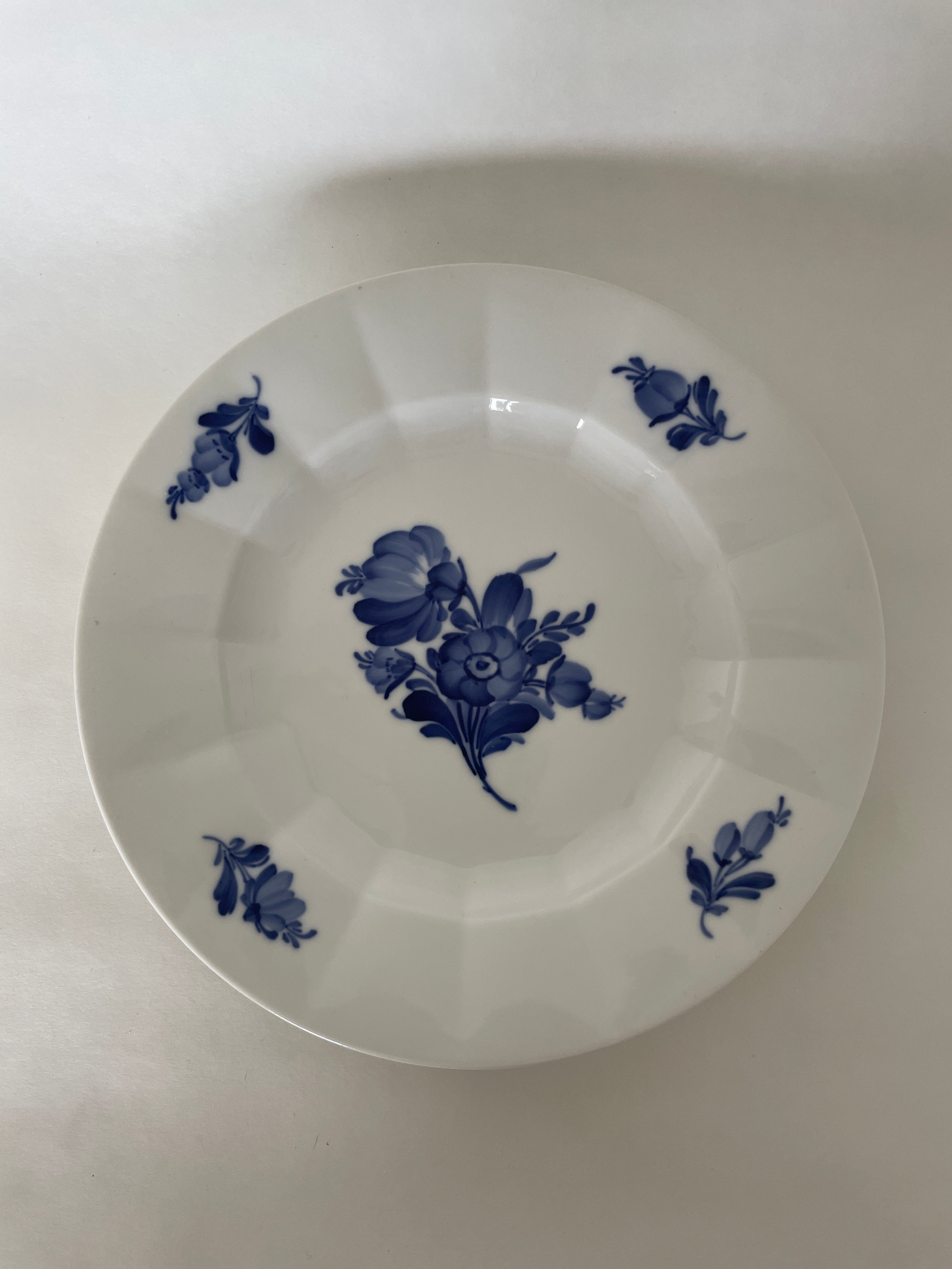Royal Copenhagen Blå Blomst Kantet frokosttallerken nr. 10/8550
