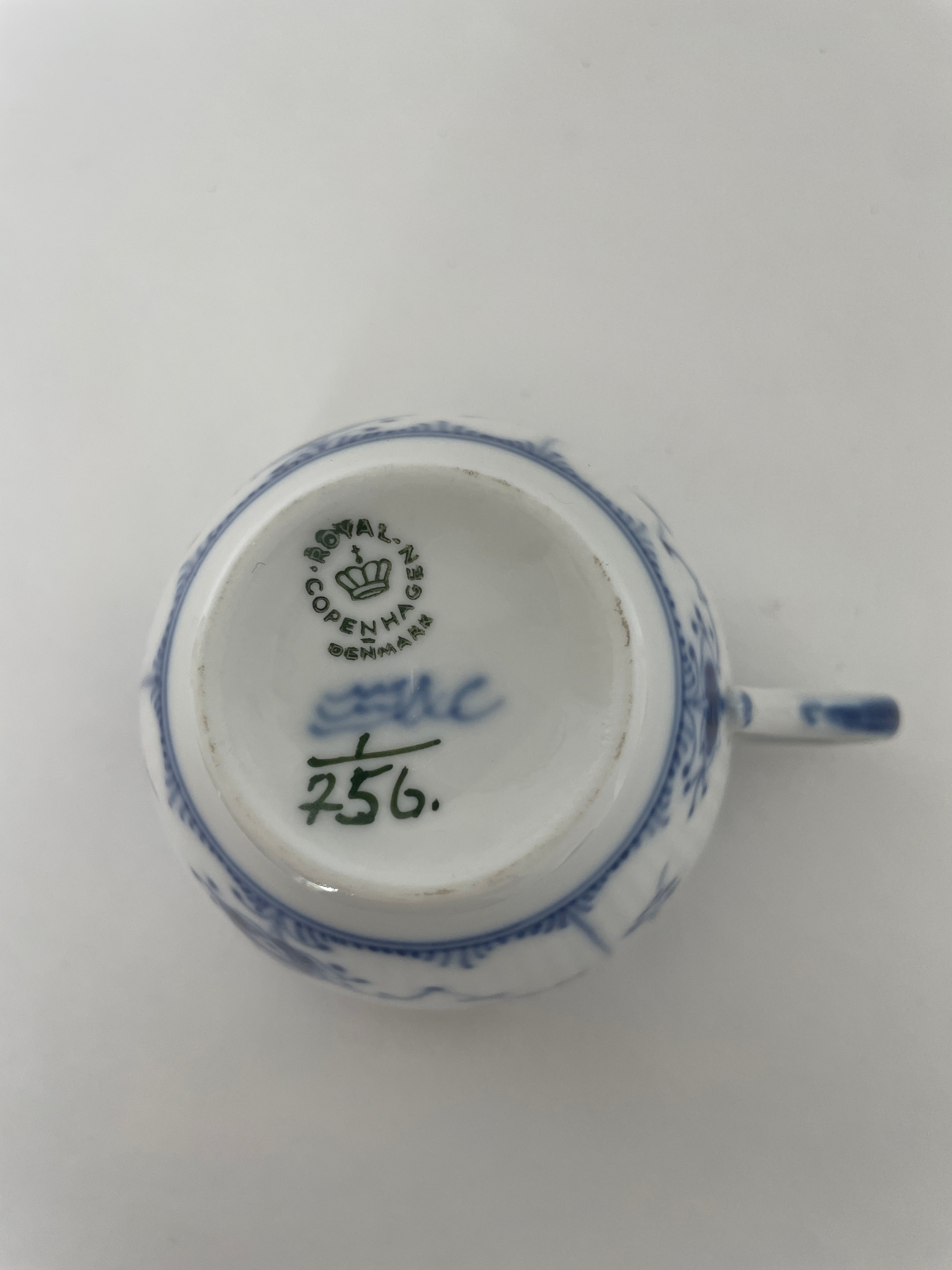 Royal Copenhagen Musselmalet Halvblonde kaffekop med underkop nr. 1/756