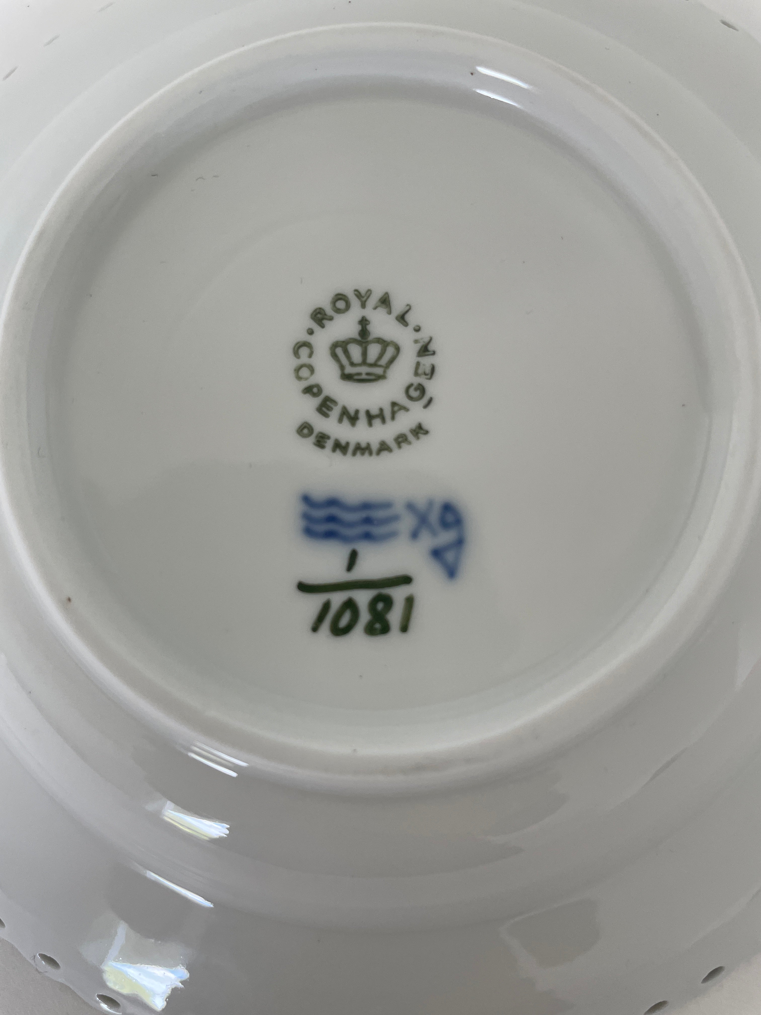 Royal Copenhagen Musselmalet Helblonde lille dyb tallerken nr. 1/1081