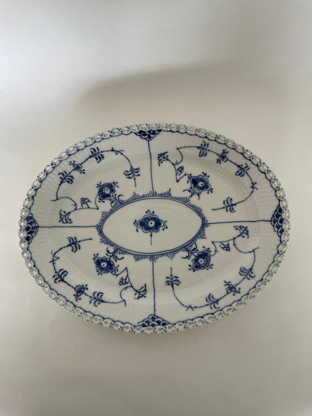 Royal Copenhagen Musselmalet Helblonde serveringsfad nr. 1/1147
