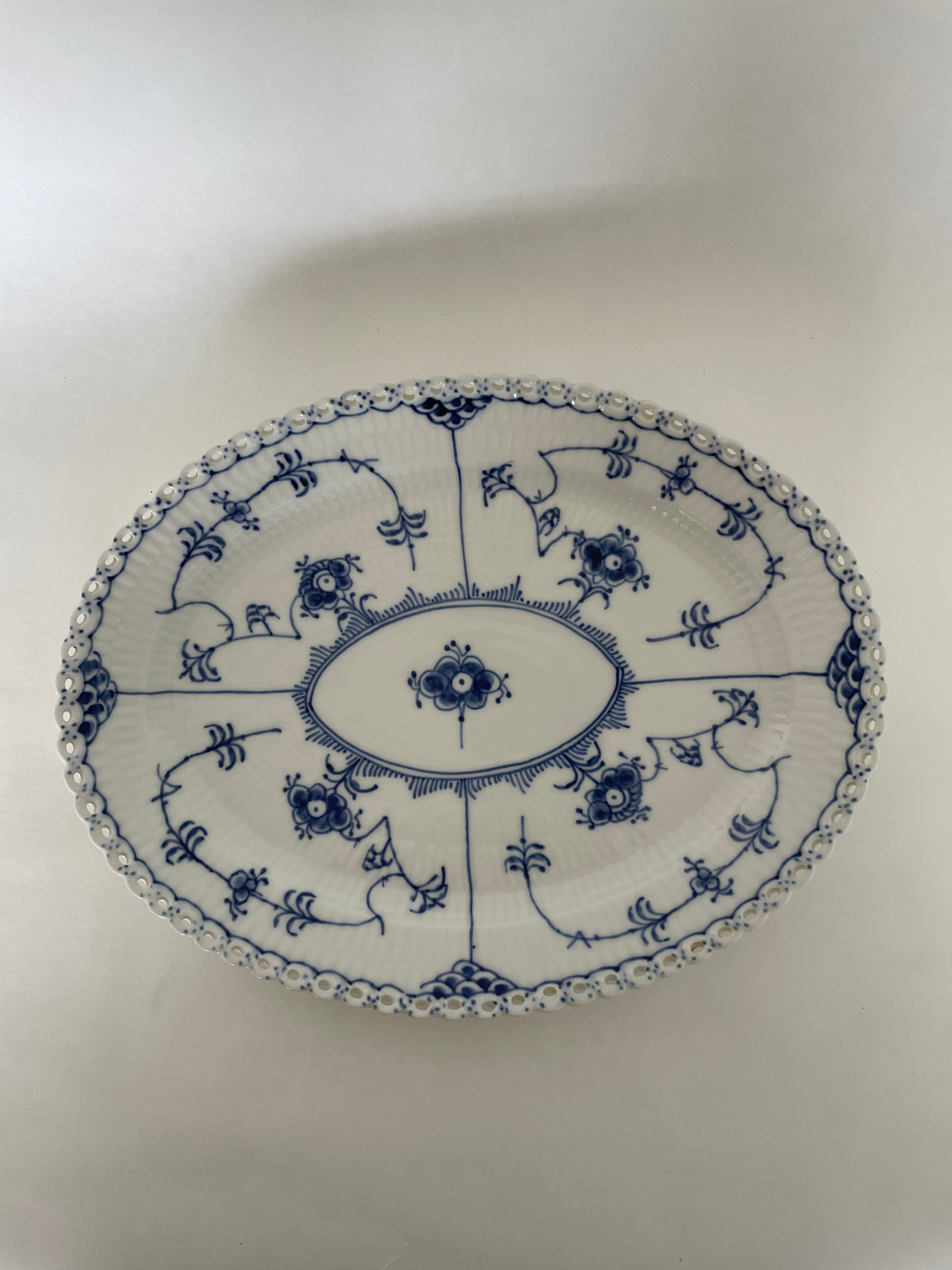 Royal Copenhagen Musselmalet Helblonde serveringsfad nr. 1/1147