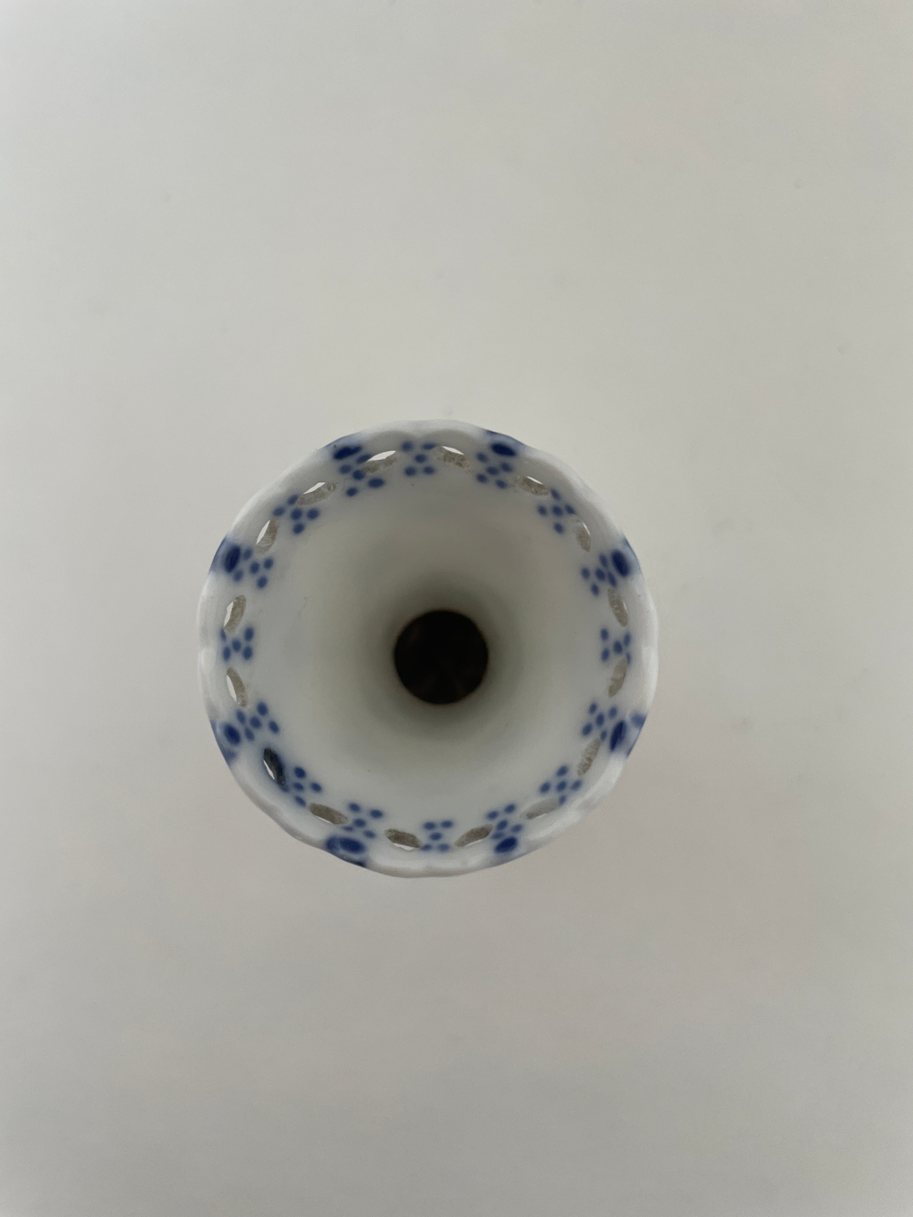 Royal Copenhagen Musselmalet helblonde violvase nr. 1/1161