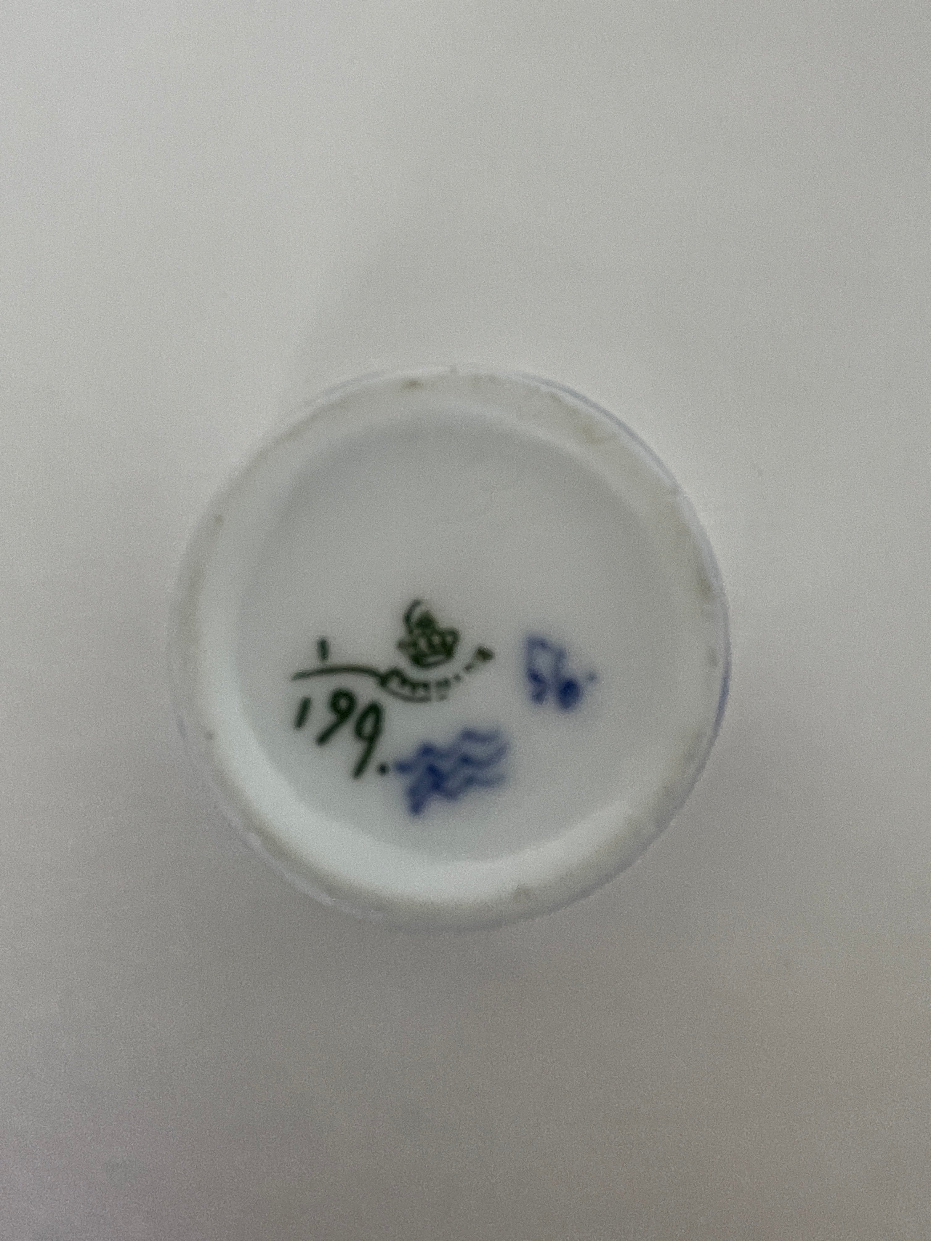 Royal Copenhagen Musselmalet Riflet saltkar nr. 1/199