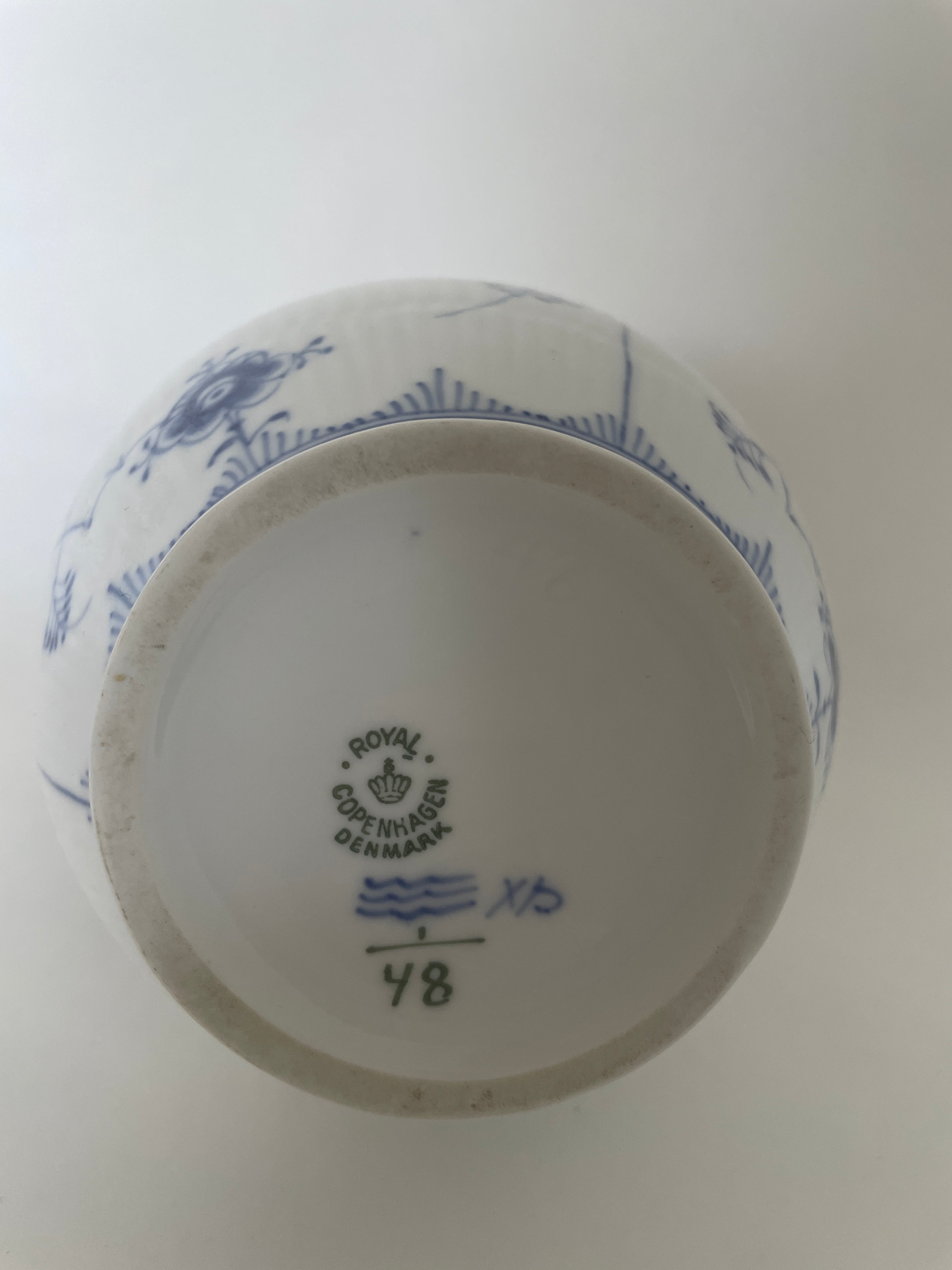 Royal Copenhagen Musselmalet Riflet kaffekande nr. 1/48