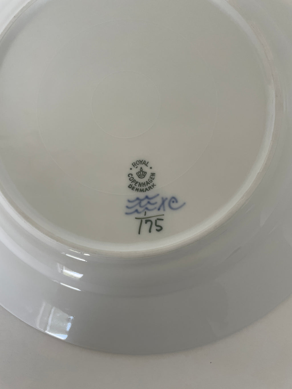 Royal Copenhagen Musselmalet Riflet middagstallerken nr. 1/175