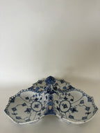 Royal Copenhagen Musselmalet Helblonde kabaretfad nr. 1/1005