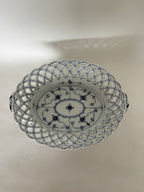 Royal Copenhagen Musselmalet Helblonde frugtkurv nr. 1/1057