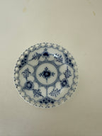 Royal Copenhagen Musselmalet helblonde smørasiet nr. 1004