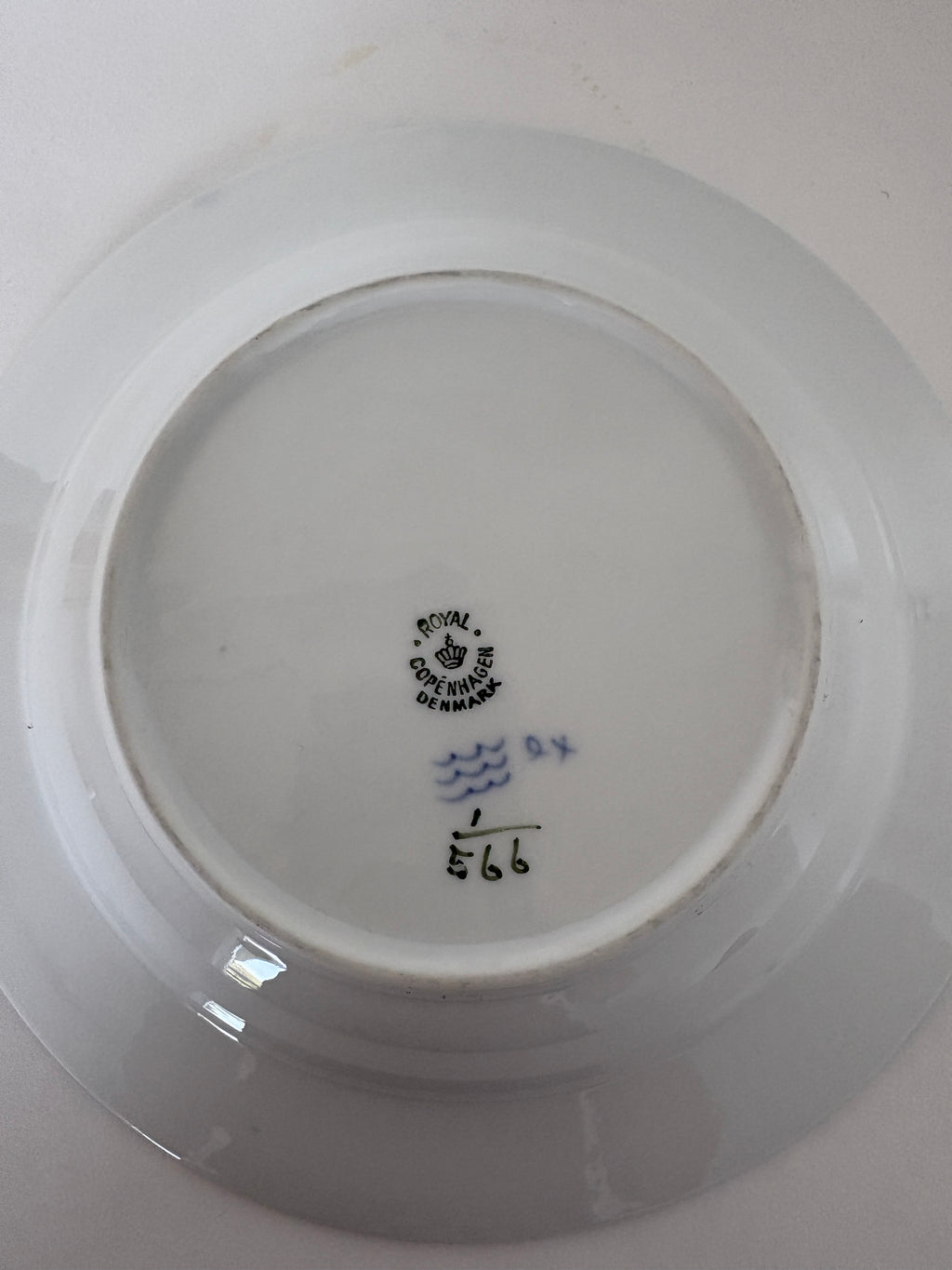 Royal Copenhagen Musselmalet Halvblonde dyb tallerken nr. 1/566