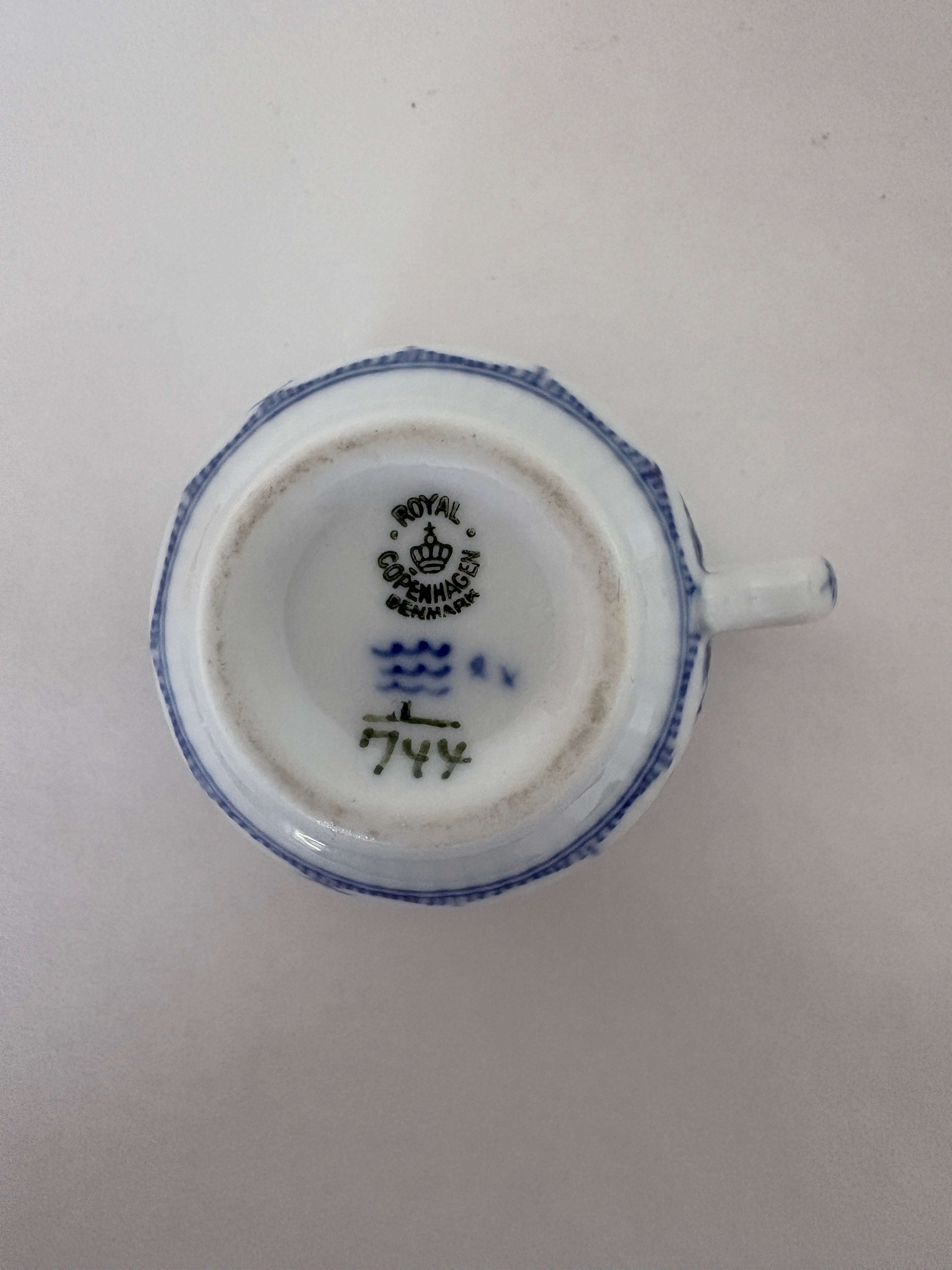 Royal Copenhagen Musselmalet Halvblonde sennepskrukke med låg nr. 1/744