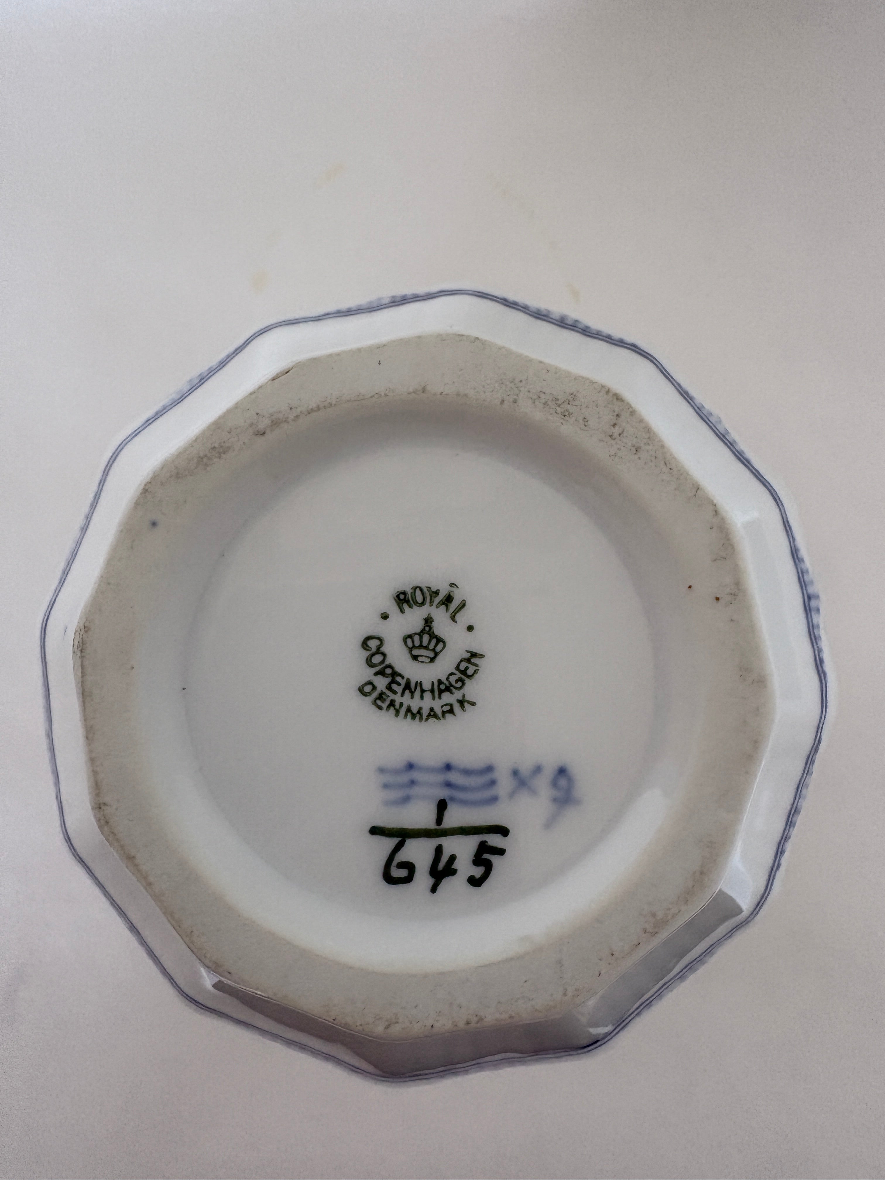 Royal Copenhagen Musselmalet Halvblonde mælkekande nr. 1/645