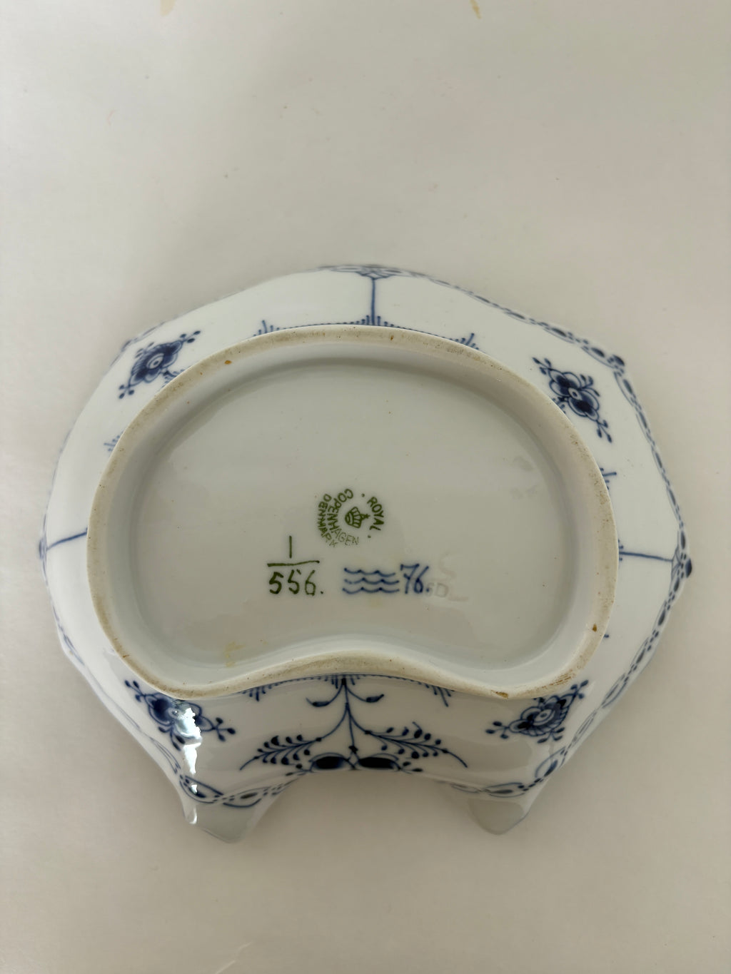 Royal Copenhagen Musselmalet Halvblonde asiet nr. 1/556