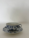 Royal Copenhagen Musselmalet Halvblonde tekop med underkop nr. 1/1130