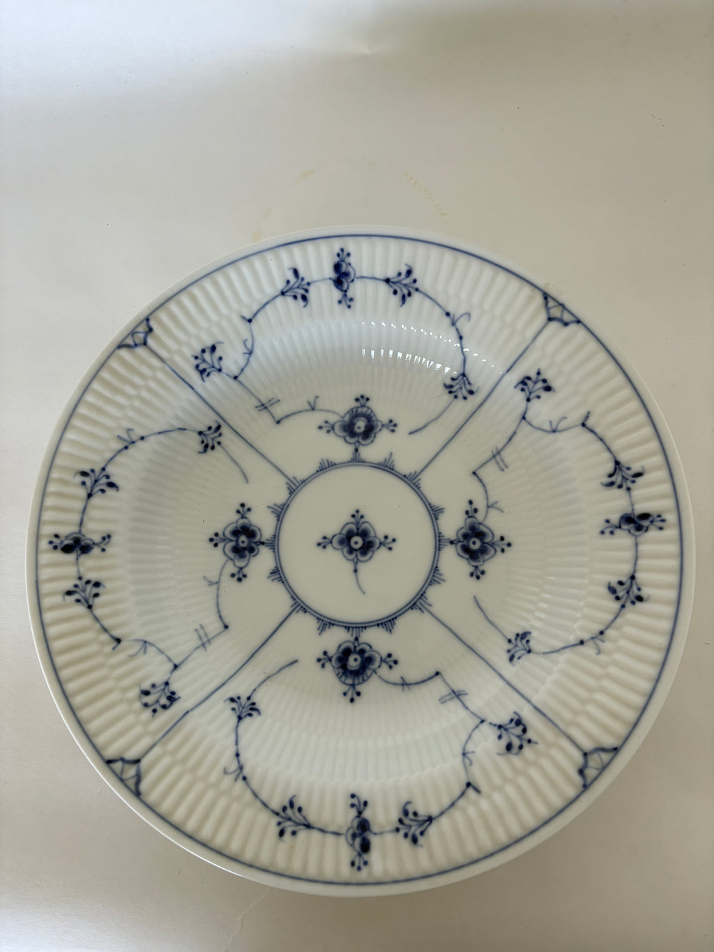 Royal Copenhagen Musselmalet Riflet dyb tallerken nr. 1/165