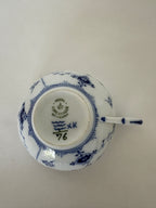 Royal Copenhagen Musselmalet Riflet tekop med underkop nr. 76