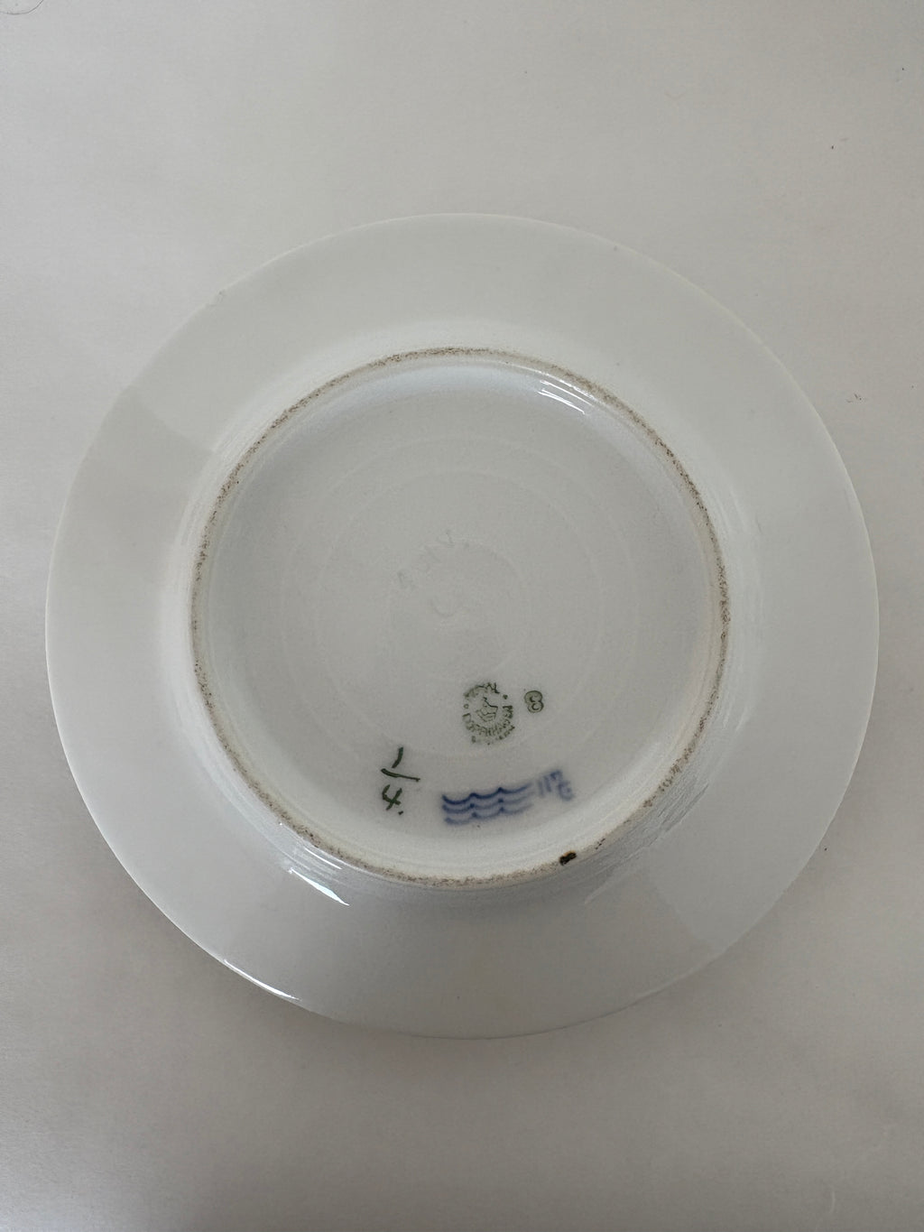 Royal Copenhagen Musselmalet Riflet smørskål med låg og fast underfad nr 1/4