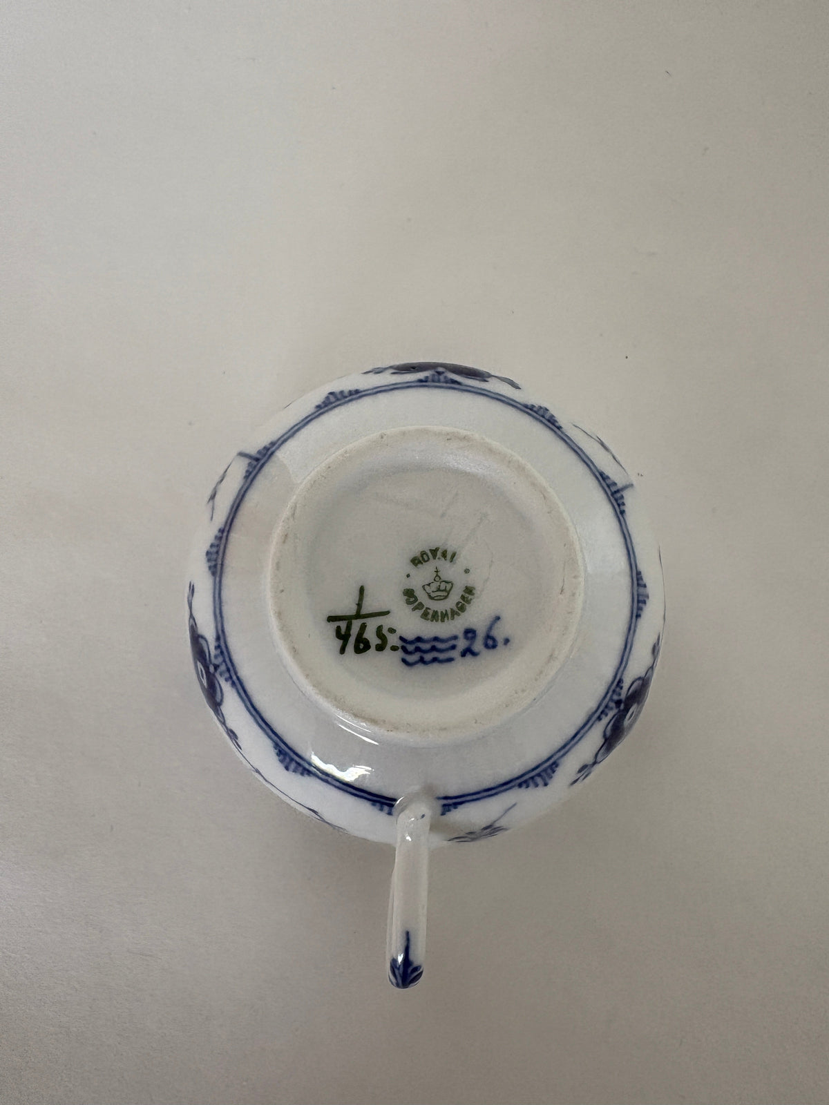 Royal Copenhagen Musselmalet Riflet chokoladekop med underkop nr. 1/465
