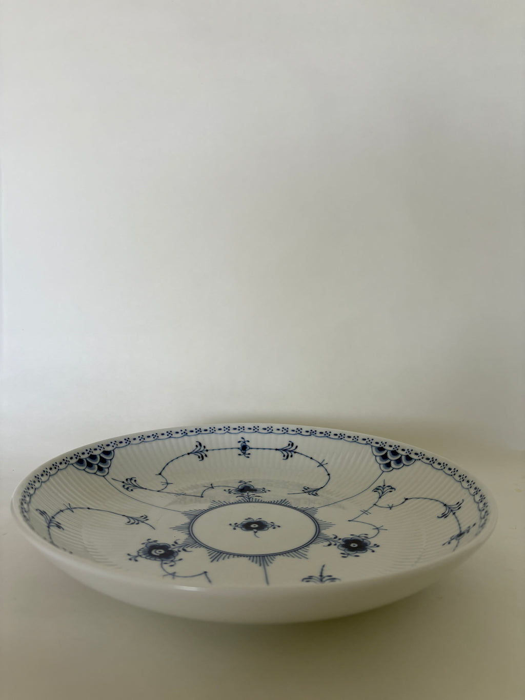 Royal Copenhagen Musselmalet Halvblonde middagstallerken nr. 731