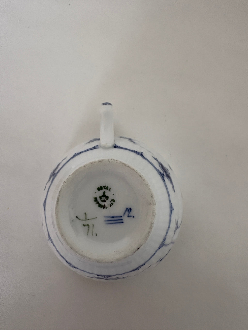 Royal Copenhagen Musselmalet Riflet stor tekop med underkop nr. 1/71