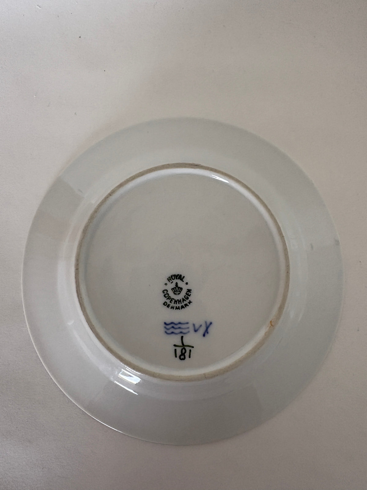 Royal Copenhagen Musselmalet Riflet kagetallerken nr. 1/181
