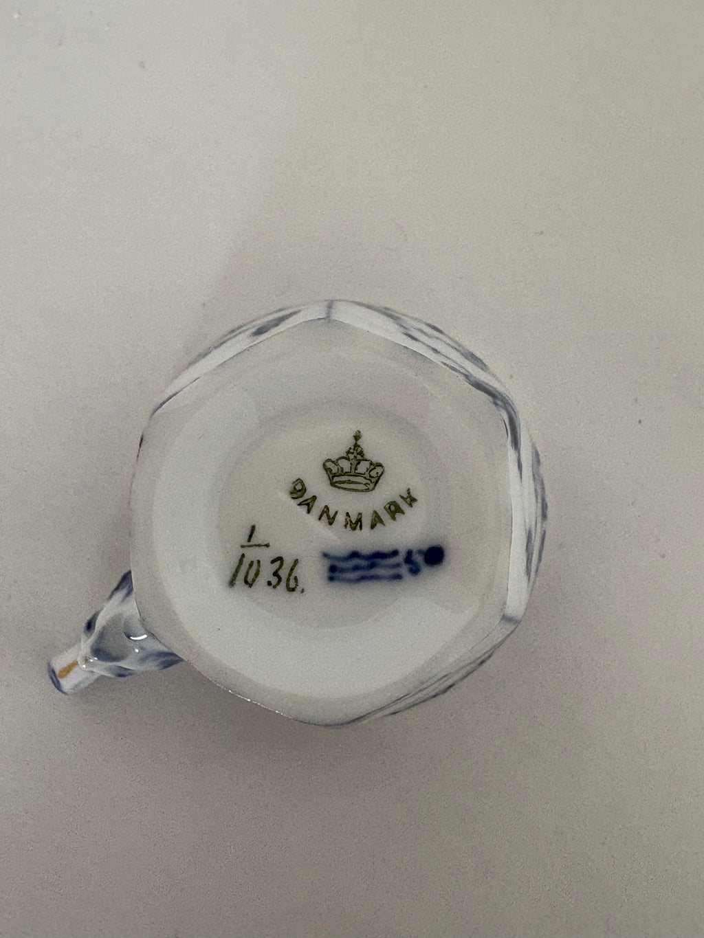 Royal Copenhagen Musselmalet Helblonde djævlehoved kaffekop og underkop med guld nr. 1/1036