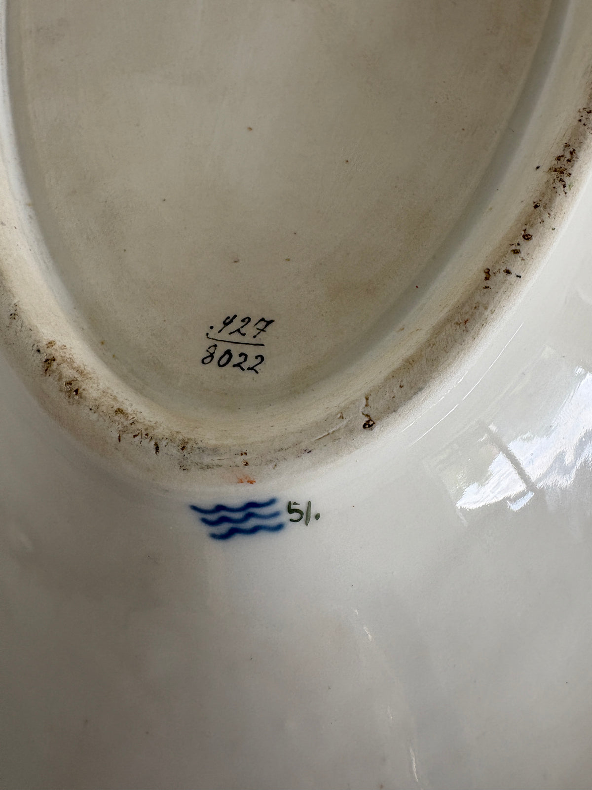 Royal Copenhagen Purpur Flettet med guldkant fiskefad nr. 8022