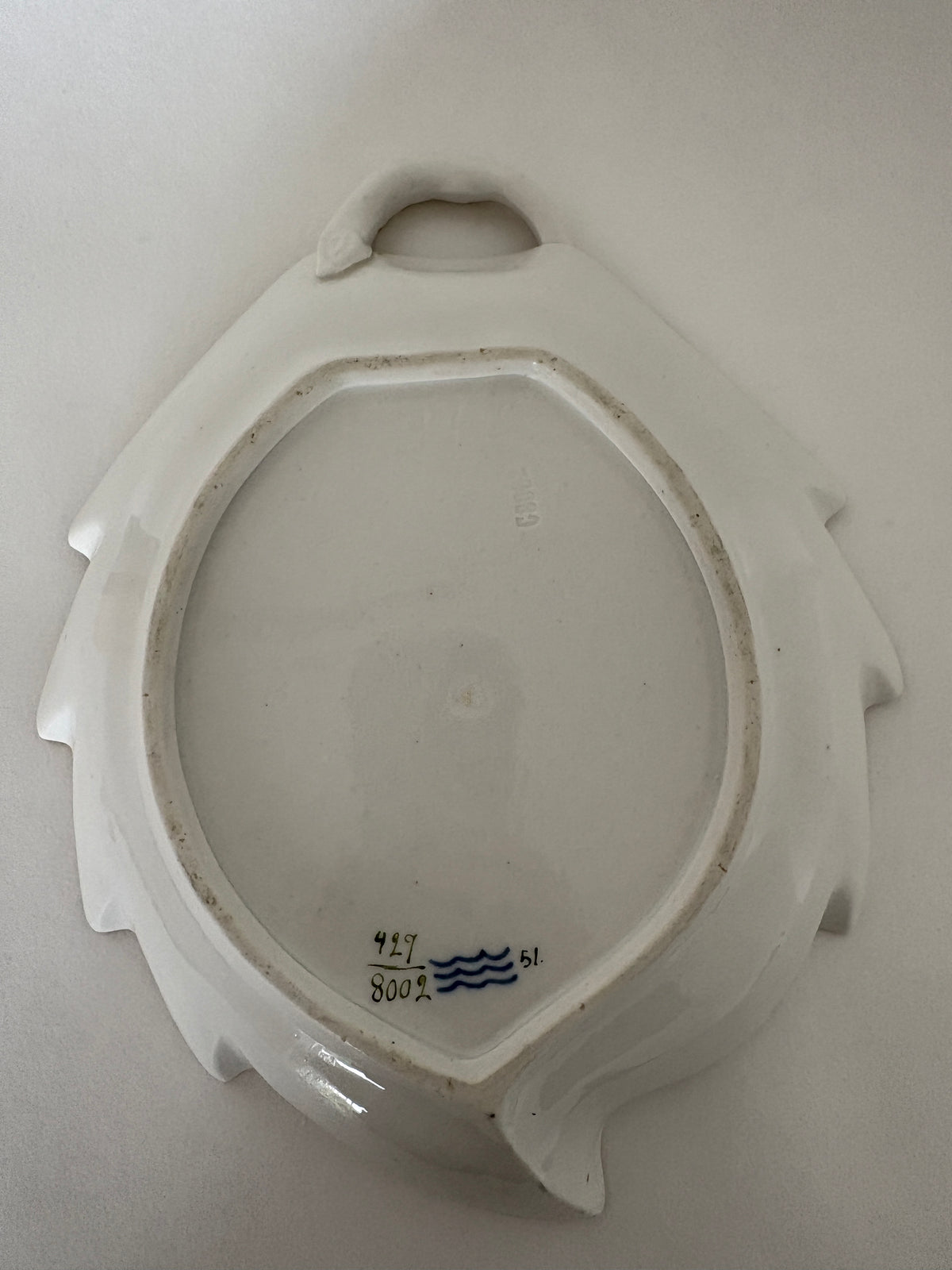Royal Copenhagen Purpur Flettet med guldkant asiet nr. 8002