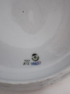 Royal Copenhagen Purpur Flettet med guld terrin med låg nr. 8112 og tilhørende underfad nr. 8115