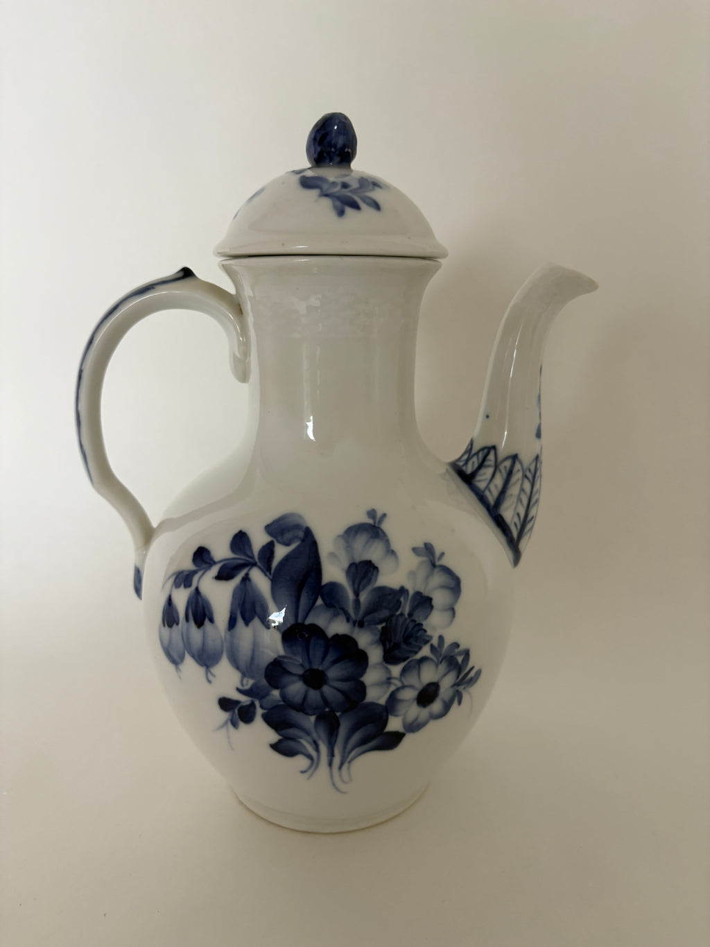 Royal Copenhagen Blå Blomst Flettet kaffekande med låg nr. 10/8189