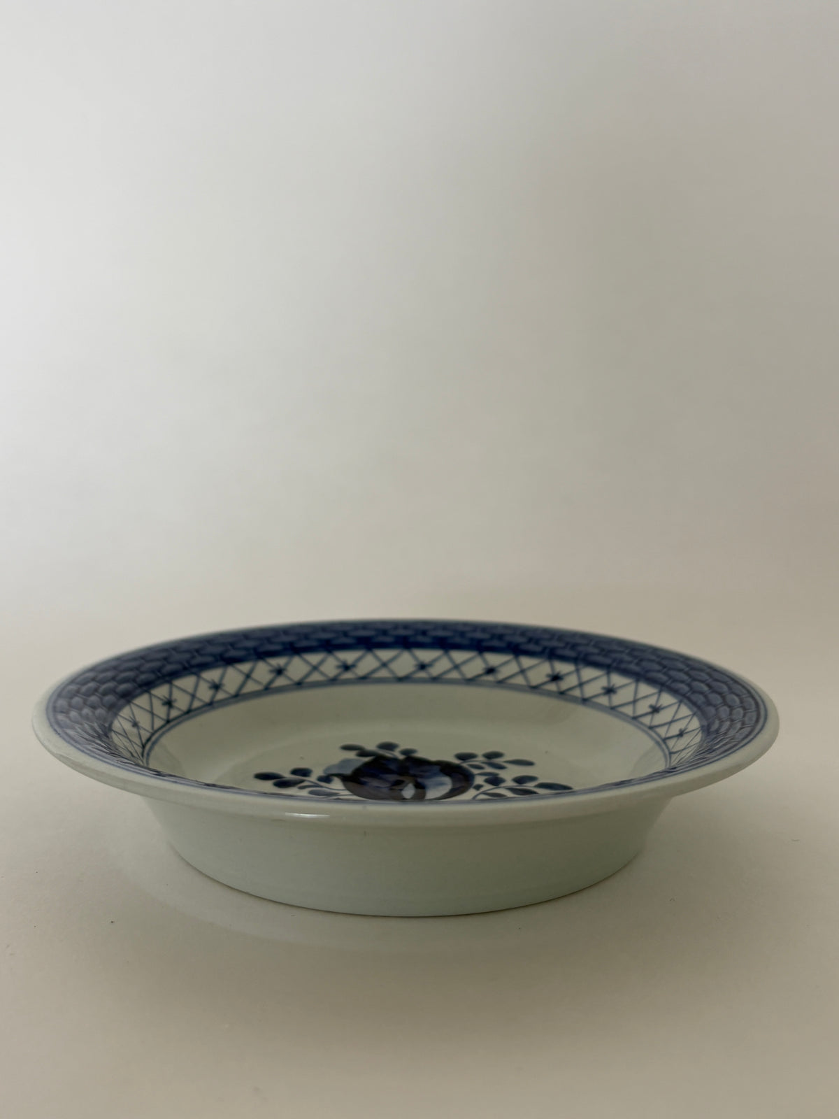 Royal Copenhagen/Aluminia Tranquebar lille serveringsskål nr. 11/2660