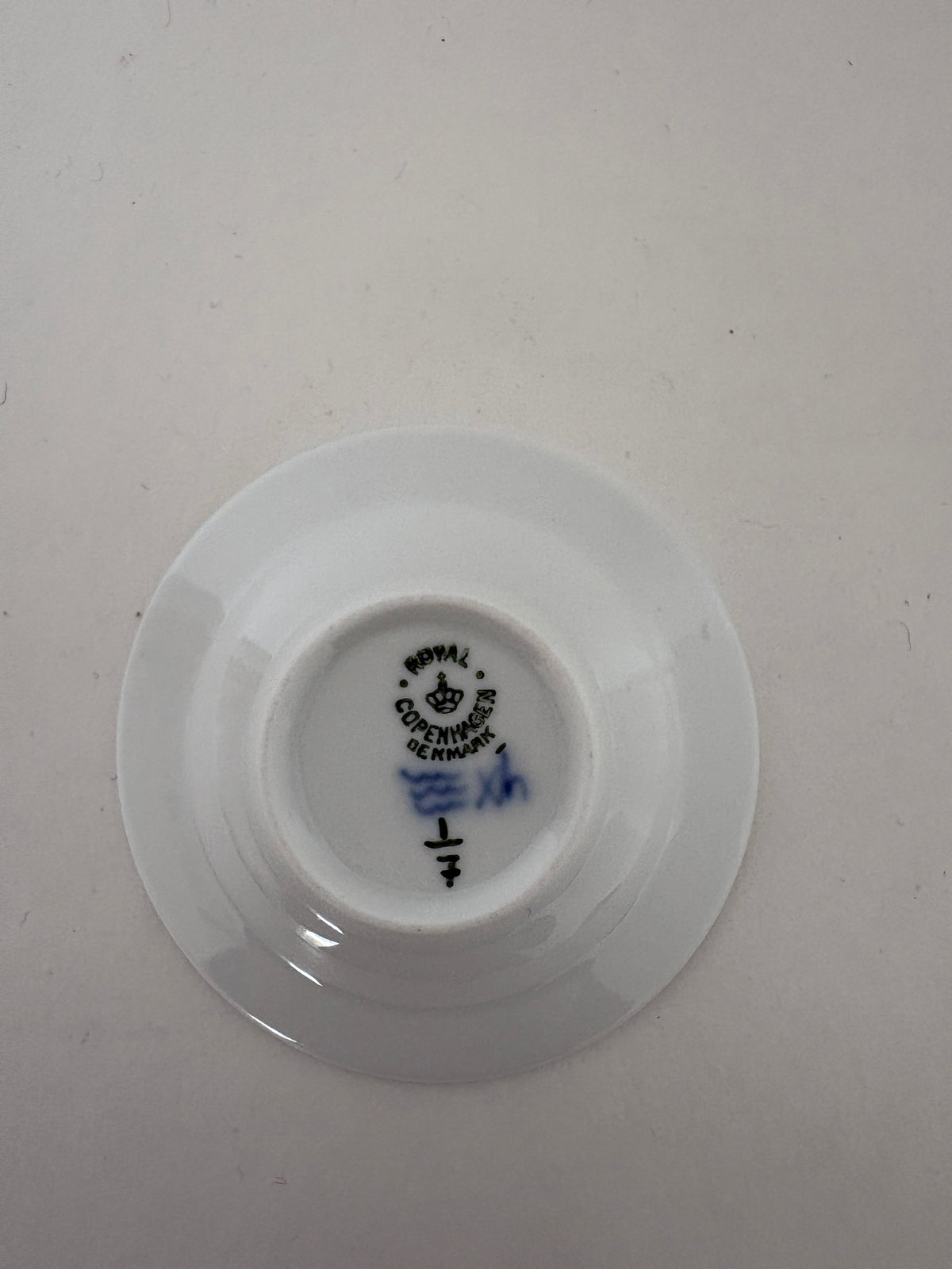 Royal Copenhagen Musselmalet Riflet smørasiet nr. 1/7