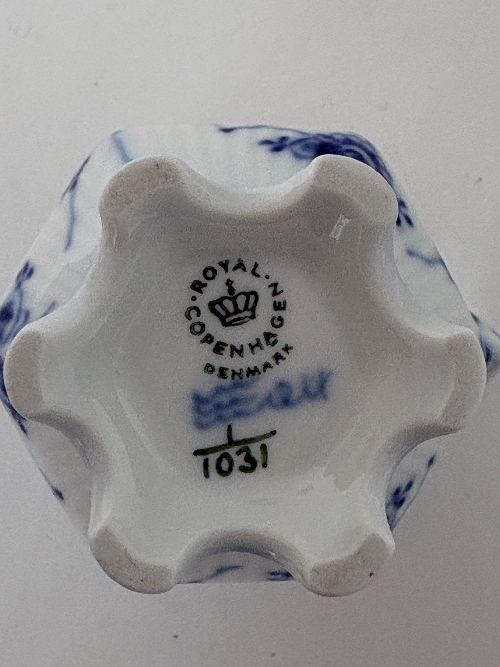Royal Copenhagen Musselmalet Helblonde flødekande nr. 1/1031