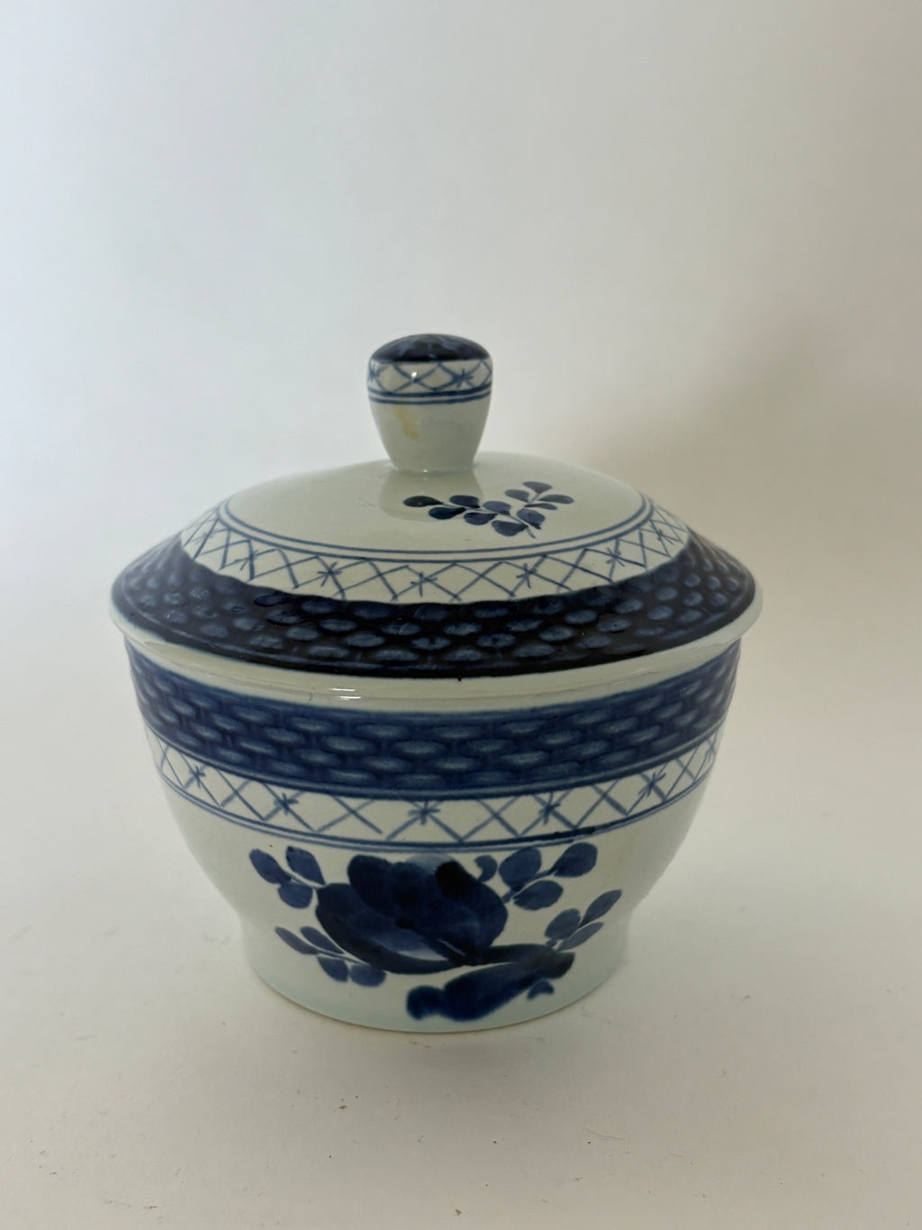Royal Copenhagen/Aluminia Tranquebar sukkerskål med låg nr. 953