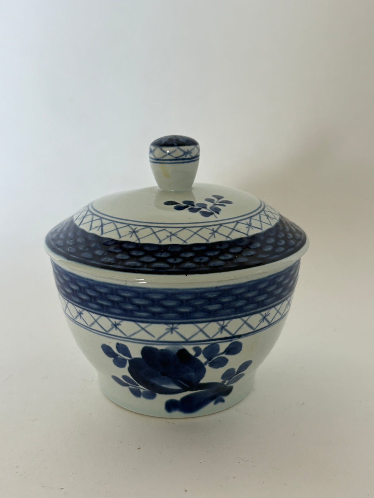 Royal Copenhagen/Aluminia Tranquebar sukkerskål med låg nr. 953