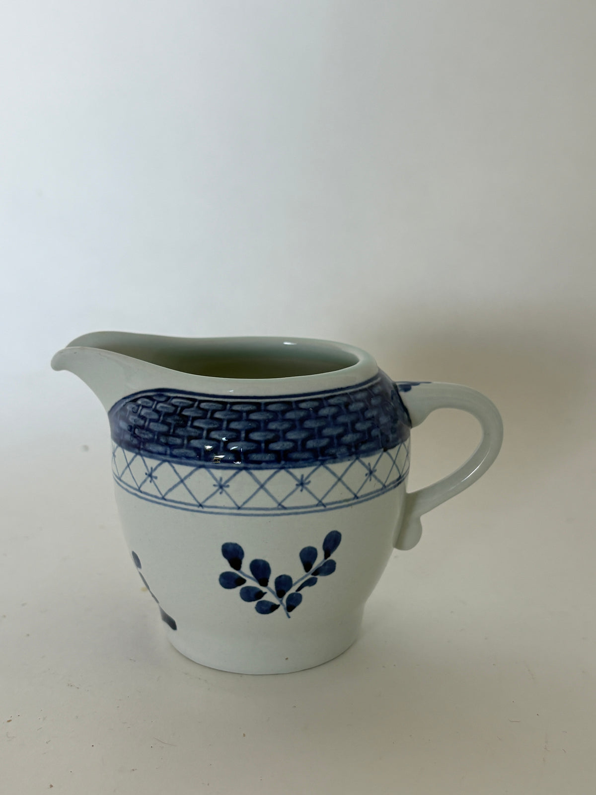 Royal Copenhagen/Aluminia Tranquebar flødekande nr. 954