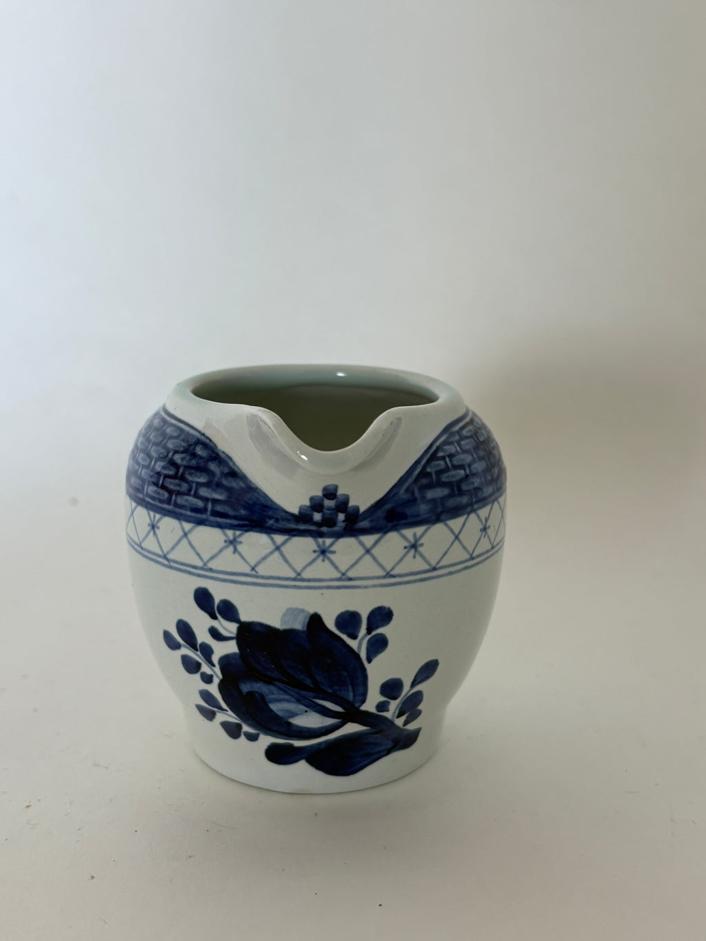 Royal Copenhagen/Aluminia Tranquebar flødekande nr. 954