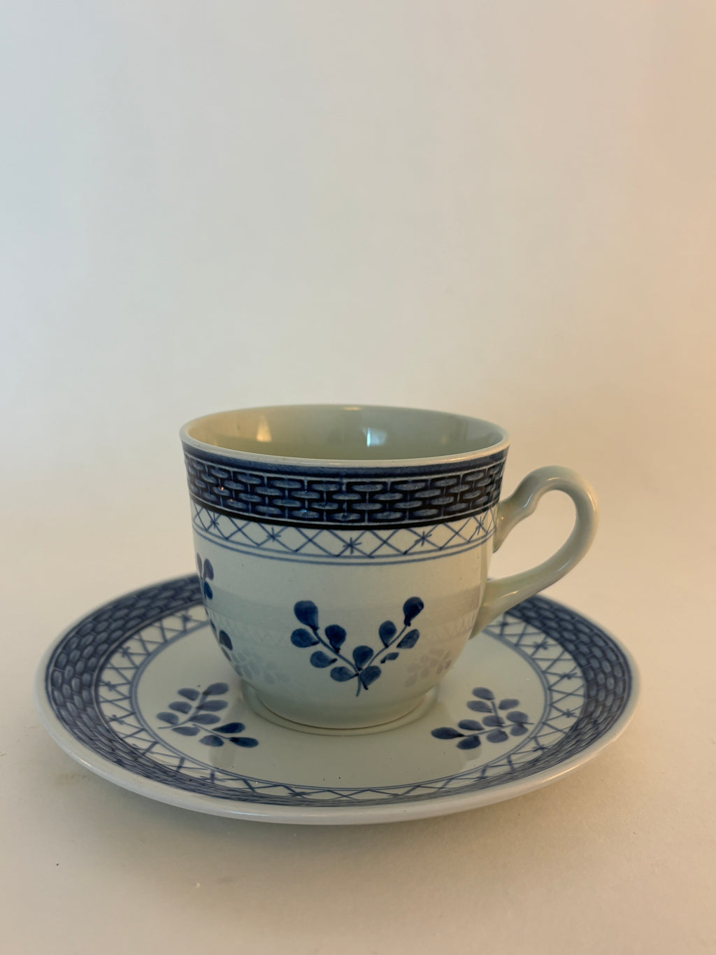 Royal Copenhagen/Aluminia Tranquebar stor kaffekop med underkop nr. 956